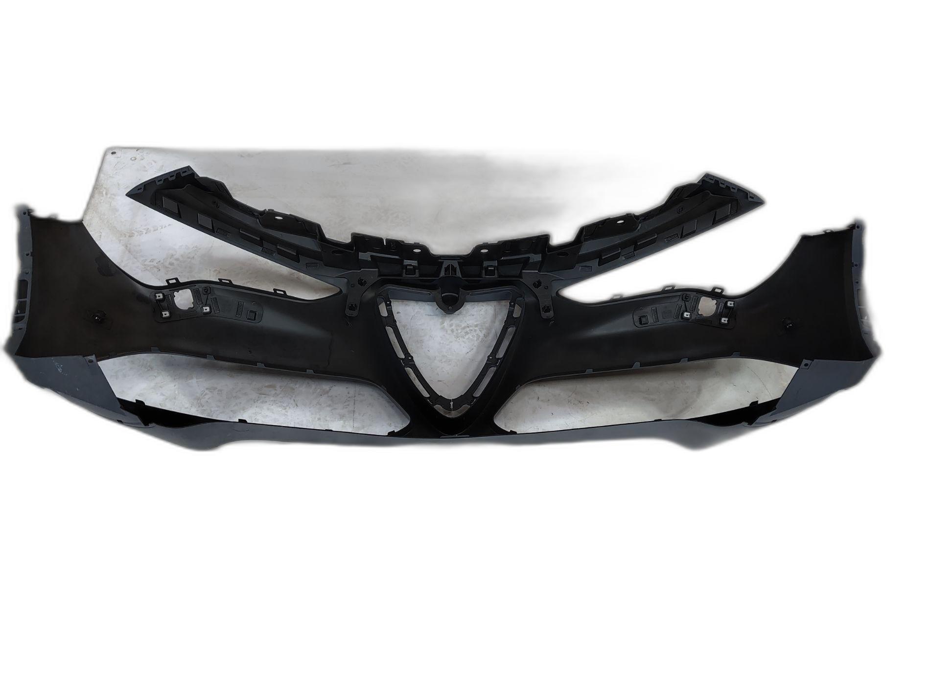 Pare-choc avant view 2