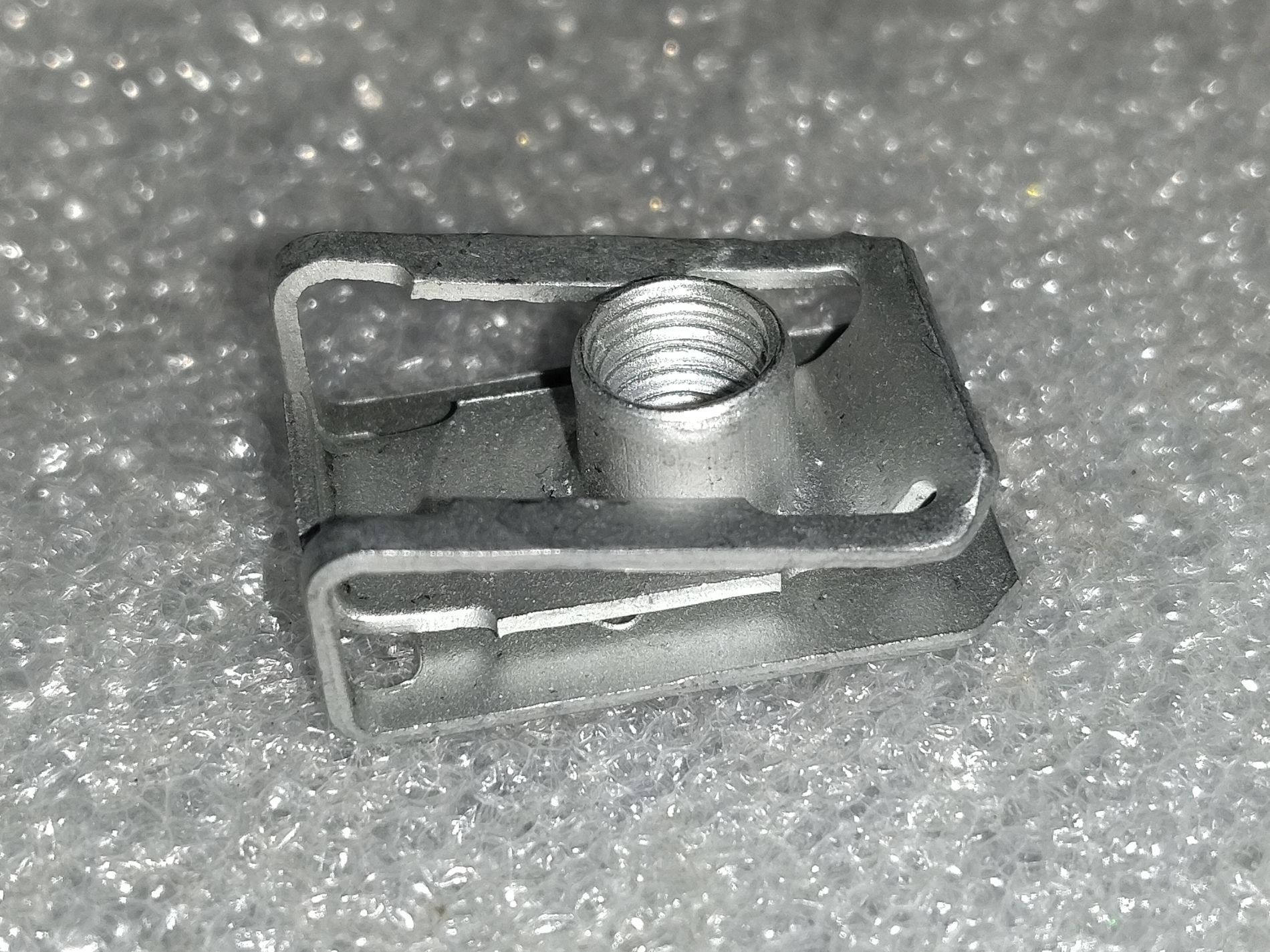 Armature avant view 3